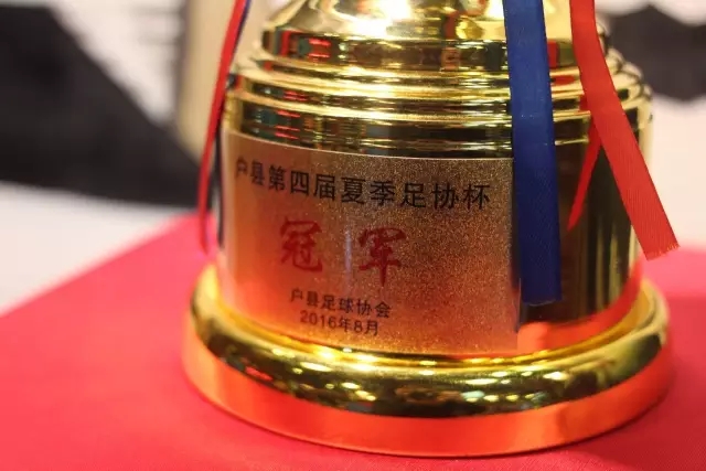 国足在友谊赛中展现战术进步，未因对手强劲而退缩